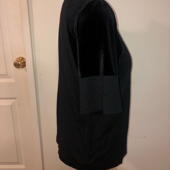 Adidas Short Sleeve Top - Picture 4 of 10